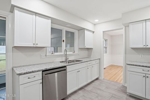 Tiny photo for 207 E Yates Avenue, Findlay, OH 45840 (MLS # 10005007)