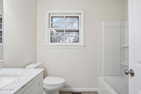 Tiny photo for 207 E Yates Avenue, Findlay, OH 45840 (MLS # 10005007)