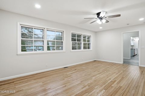 Tiny photo for 207 E Yates Avenue, Findlay, OH 45840 (MLS # 10005007)