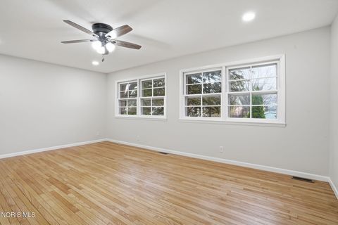 Tiny photo for 207 E Yates Avenue, Findlay, OH 45840 (MLS # 10005007)