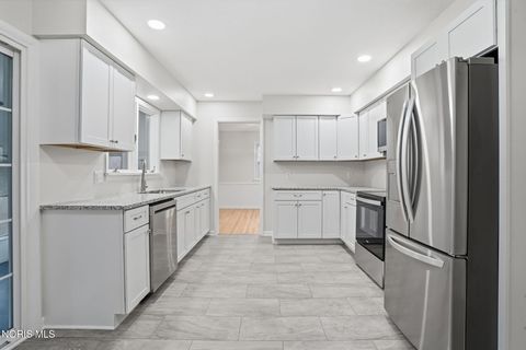 Tiny photo for 207 E Yates Avenue, Findlay, OH 45840 (MLS # 10005007)