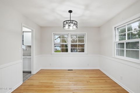 Tiny photo for 207 E Yates Avenue, Findlay, OH 45840 (MLS # 10005007)