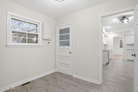 Tiny photo for 207 E Yates Avenue, Findlay, OH 45840 (MLS # 10005007)