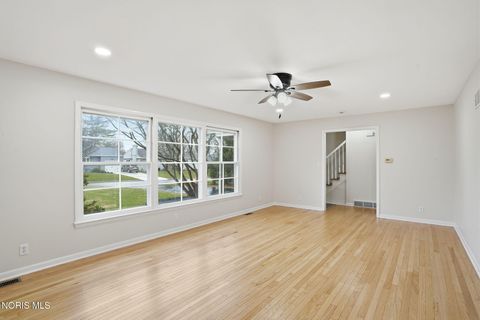 Tiny photo for 207 E Yates Avenue, Findlay, OH 45840 (MLS # 10005007)