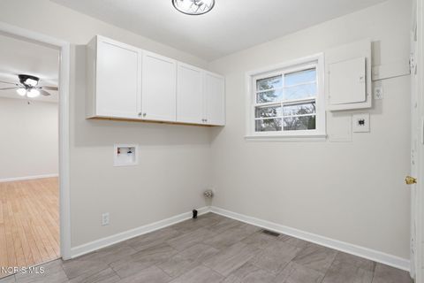 Tiny photo for 207 E Yates Avenue, Findlay, OH 45840 (MLS # 10005007)