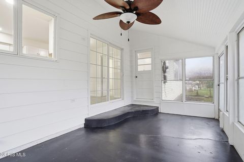 Tiny photo for 207 E Yates Avenue, Findlay, OH 45840 (MLS # 10005007)