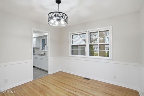 Tiny photo for 207 E Yates Avenue, Findlay, OH 45840 (MLS # 10005007)