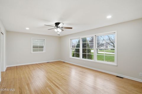 Tiny photo for 207 E Yates Avenue, Findlay, OH 45840 (MLS # 10005007)