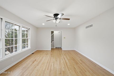 Tiny photo for 207 E Yates Avenue, Findlay, OH 45840 (MLS # 10005007)