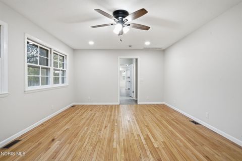 Tiny photo for 207 E Yates Avenue, Findlay, OH 45840 (MLS # 10005007)