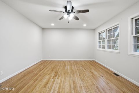 Tiny photo for 207 E Yates Avenue, Findlay, OH 45840 (MLS # 10005007)