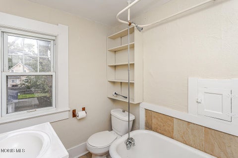 Tiny photo for 625 Nicholas Street, Toledo, OH 43609 (MLS # 10014846)