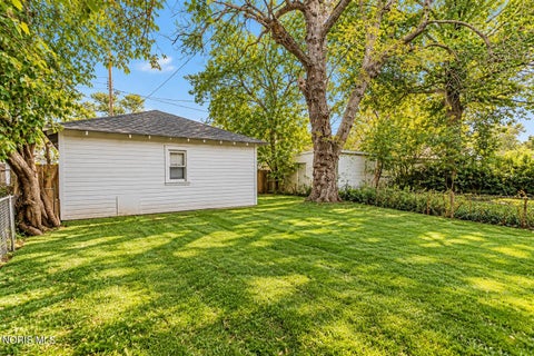 Tiny photo for 625 Nicholas Street, Toledo, OH 43609 (MLS # 10014846)