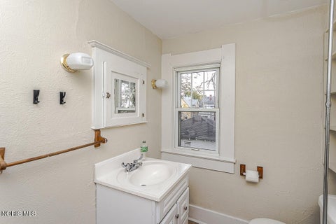 Tiny photo for 625 Nicholas Street, Toledo, OH 43609 (MLS # 10014846)