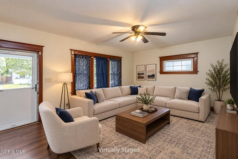 Tiny photo for 625 Nicholas Street, Toledo, OH 43609 (MLS # 10014846)