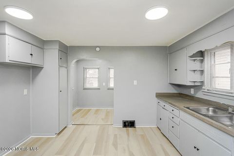 Tiny photo for 1013 Clymena Street, Toledo, OH 43612 (MLS # 10003449)