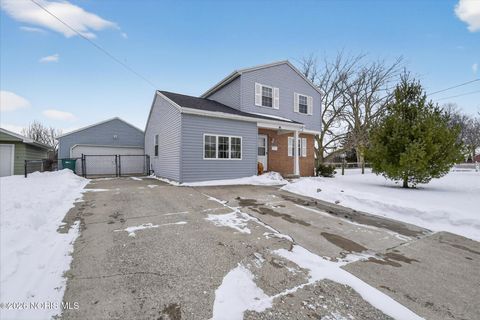 Photo of 35 Santus Drive, Rossford, OH 43460 (MLS # 10003816)