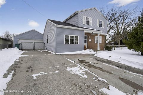 Tiny photo for 35 Santus Drive, Rossford, OH 43460 (MLS # 10003816)