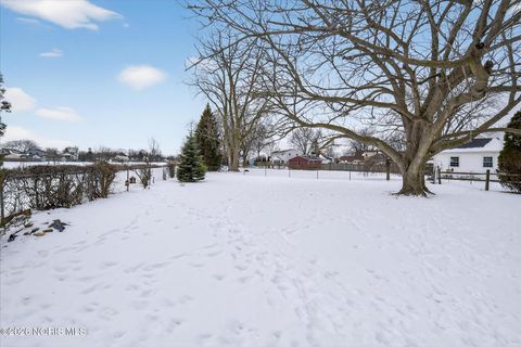 Tiny photo for 35 Santus Drive, Rossford, OH 43460 (MLS # 10003816)