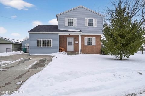Tiny photo for 35 Santus Drive, Rossford, OH 43460 (MLS # 10003816)