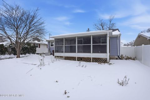 Tiny photo for 421 Clifton Avenue, Findlay, OH 45840 (MLS # 10003821)