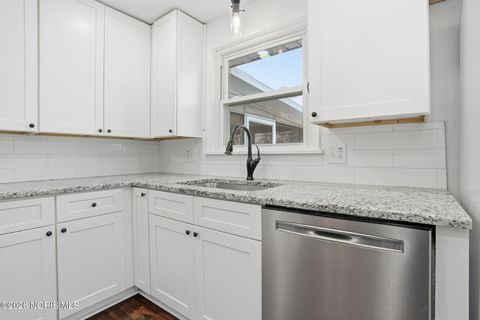 Tiny photo for 421 Clifton Avenue, Findlay, OH 45840 (MLS # 10003821)