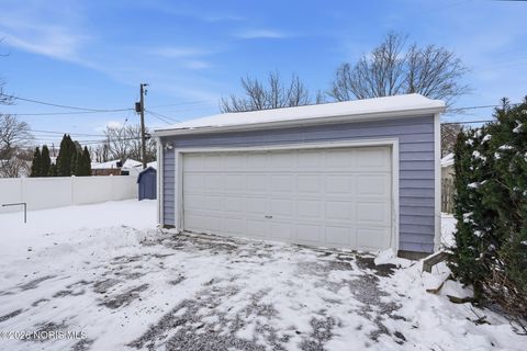 Tiny photo for 421 Clifton Avenue, Findlay, OH 45840 (MLS # 10003821)