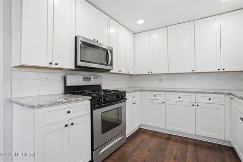 Tiny photo for 421 Clifton Avenue, Findlay, OH 45840 (MLS # 10003821)