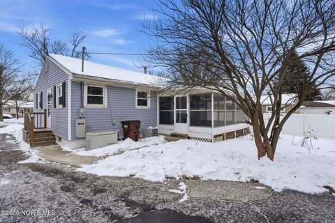 Tiny photo for 421 Clifton Avenue, Findlay, OH 45840 (MLS # 10003821)