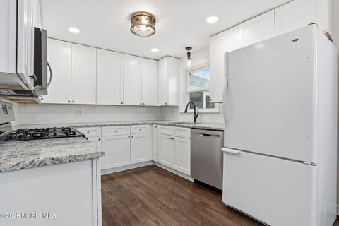 Tiny photo for 421 Clifton Avenue, Findlay, OH 45840 (MLS # 10003821)