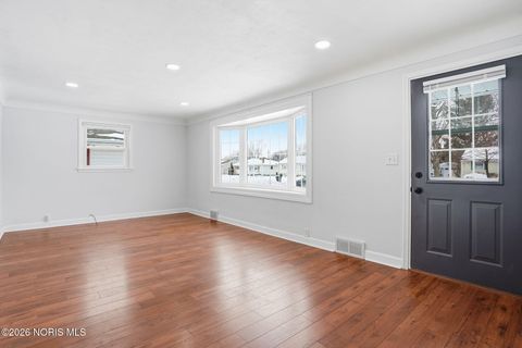 Tiny photo for 421 Clifton Avenue, Findlay, OH 45840 (MLS # 10003821)