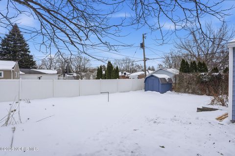 Tiny photo for 421 Clifton Avenue, Findlay, OH 45840 (MLS # 10003821)