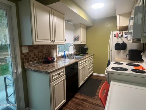 Tiny photo for 330 W Butler Street, Bryan, OH 43506 (MLS # 10007163)