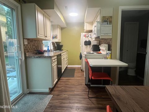 Tiny photo for 330 W Butler Street, Bryan, OH 43506 (MLS # 10007163)