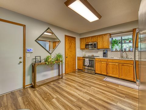 Tiny photo for 2340 Parliament Square, Toledo, OH 43617 (MLS # 10000072)