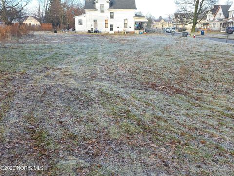 Tiny photo for 647 Woodland Avenue, Toledo, OH 43604 (MLS # 10002855)