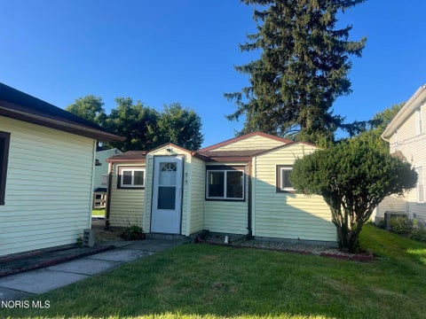 Tiny photo for 1024 Tiffin Street, Fremont, OH 43420 (MLS # 10012431)