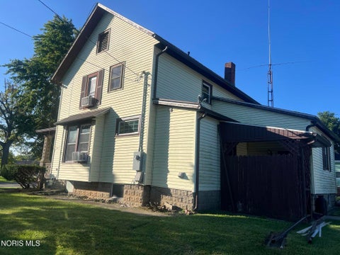 Tiny photo for 1024 Tiffin Street, Fremont, OH 43420 (MLS # 10012431)