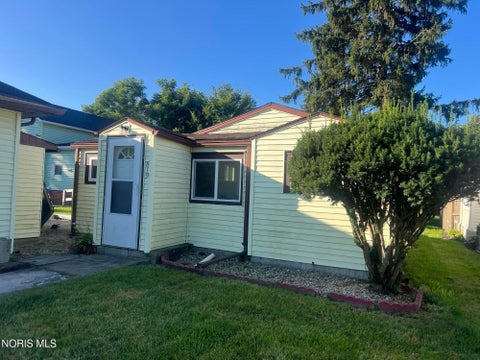 Tiny photo for 1024 Tiffin Street, Fremont, OH 43420 (MLS # 10012431)