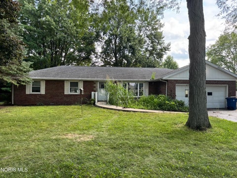 Photo of 411 W Gypsy Lane Road, Bowling Green, OH 43402 (MLS # 10012486)