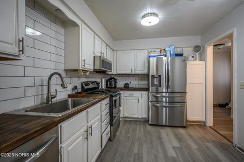 Tiny photo for 4239 W Central Avenue, Ottawa Hills, OH 43606 (MLS # 10000292)