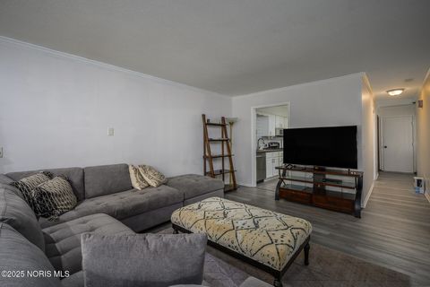 Tiny photo for 4239 W Central Avenue, Ottawa Hills, OH 43606 (MLS # 10000292)