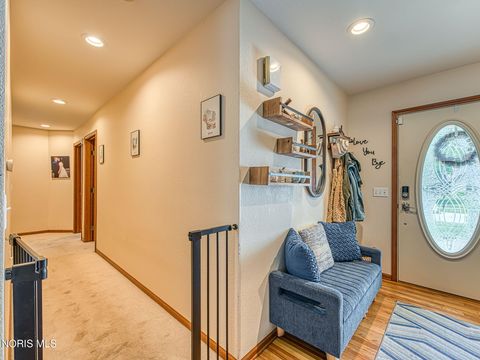 Tiny photo for 7427 Country Meadow Court, Sylvania, OH 43560 (MLS # 10008011)