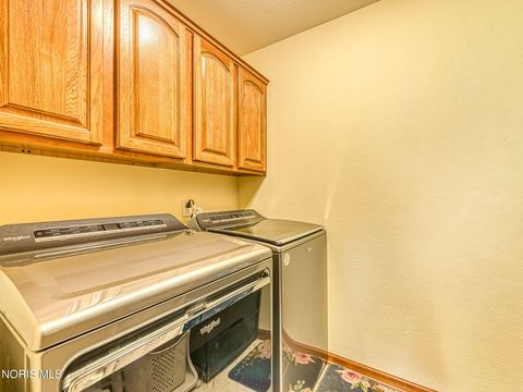 Tiny photo for 7427 Country Meadow Court, Sylvania, OH 43560 (MLS # 10008011)