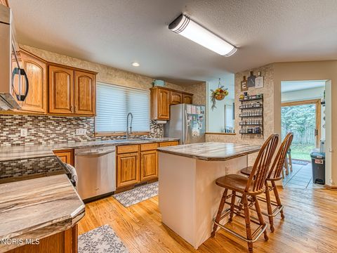 Tiny photo for 7427 Country Meadow Court, Sylvania, OH 43560 (MLS # 10008011)