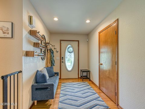 Tiny photo for 7427 Country Meadow Court, Sylvania, OH 43560 (MLS # 10008011)