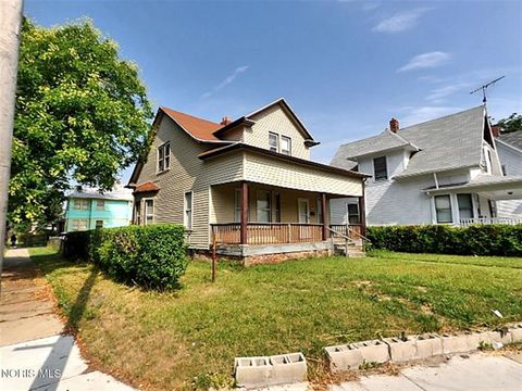 Photo of 2841 N Detroit Avenue, Toledo, OH 43610 (MLS # 10005781)