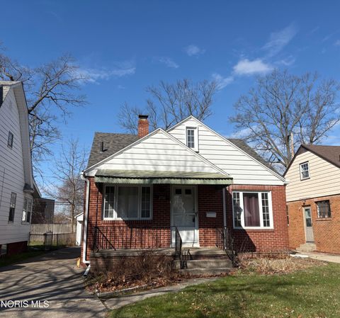 Photo of 2731 Latonia Boulevard, Toledo, OH 43606 (MLS # 10005511)