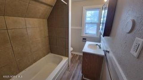 Tiny photo for 4121 Vermaas Avenue, Toledo, OH 43612 (MLS # 10002255)