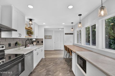 Tiny photo for 1518 Eastgate Road, Toledo, OH 43614 (MLS # 10010401)